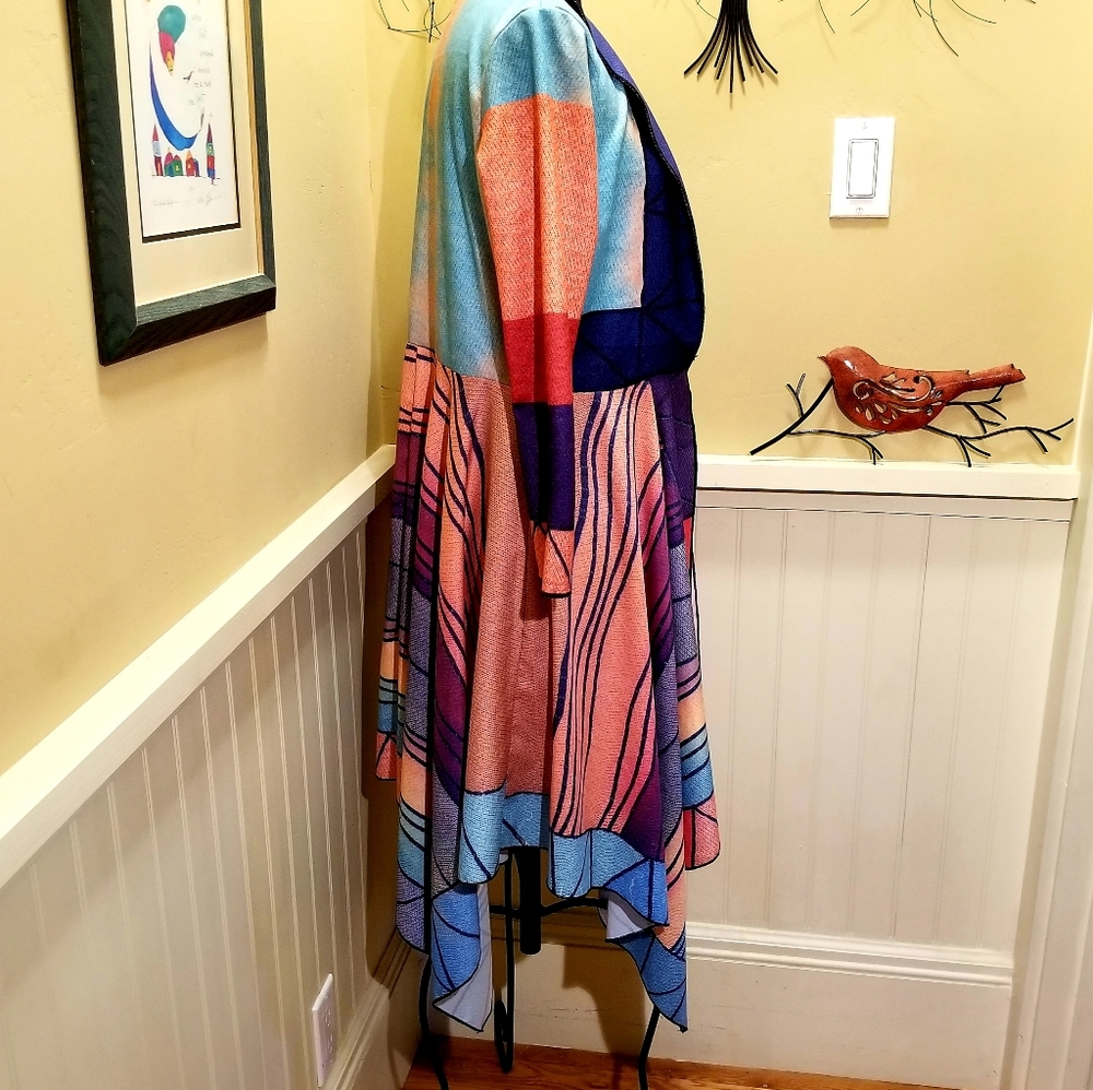Beautiful vibrant jacket - Picture 4 of 6
